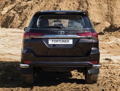 Защита заднего бампера d76 уголки для Toyota Fortuner (2017-) «Rival»
