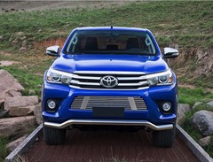Решетка бампера d10 для Toyota Hilux (2015-) «Rival»