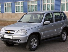 Порог-площадка «Premium-Black» для Chevrolet Niva (2002-2009-) «Rival»