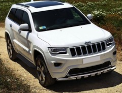 Порог-площадка «Premium-Black» для Jeep Grand Cherokee (2010-2013-) «Rival»