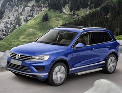 Порог-площадка «Silver» для Volkswagen Touareg (2010-2014-2018) «Rival»